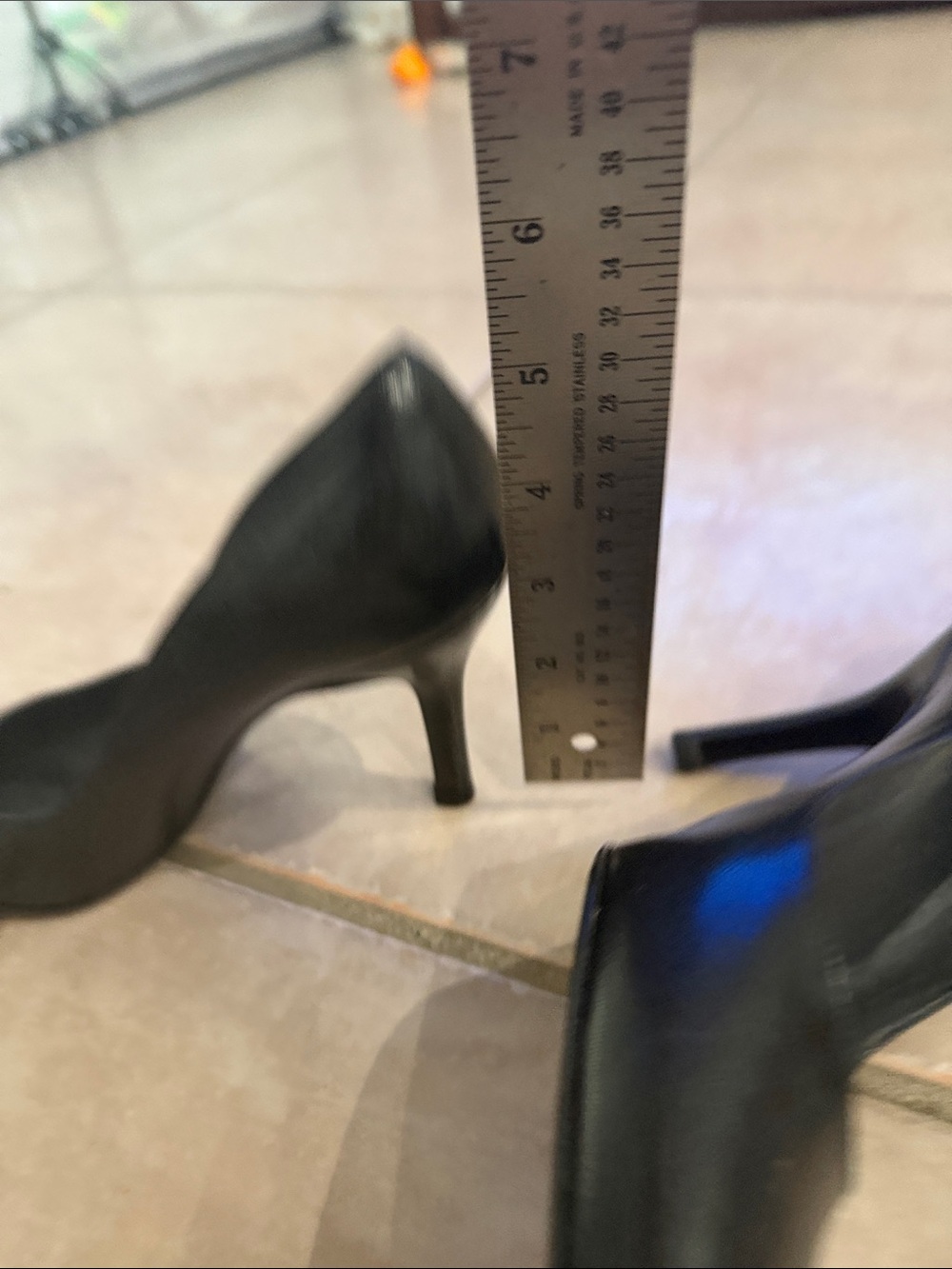 Stuart Weitzman Black Pointed Leather Pumps - Classic Heel size 6 1/2 @@@@ - Picture 9 of 9